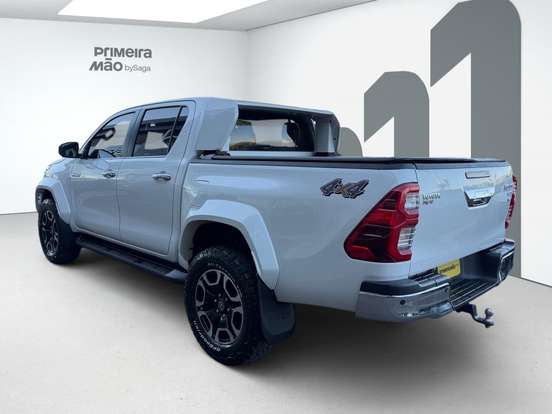 TOYOTA-HILUX-2025