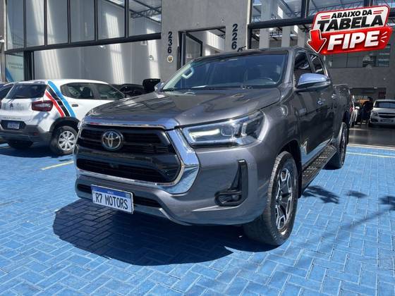 TOYOTA HILUX 2.8 D-4D TURBO DIESEL CD SRX 4X4 AUTOMÁTICO