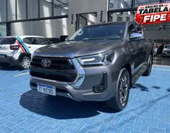 TOYOTA HILUX 2.8 D-4D TURBO DIESEL CD SRX 4X4 AUTOMÁTICO TOYOTA HILUX 2.8 D-4D TURBO DIESEL CD SRX 4X4 AUTOMÁTICO