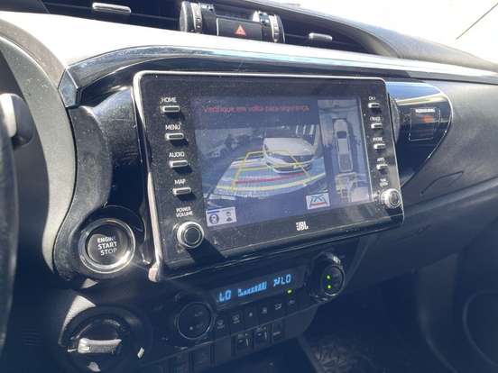 TOYOTA-HILUX-2021