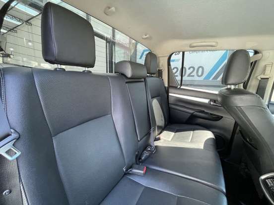 TOYOTA-HILUX-2021
