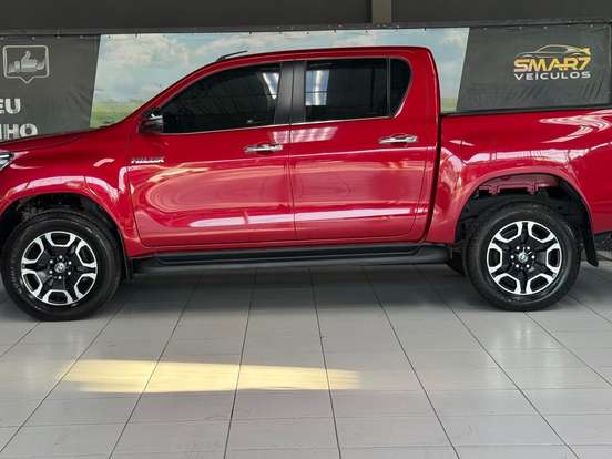 TOYOTA-HILUX-2.8 D-4D TURBO DIESEL CD SRX 4X4 AUTOMÁTICO TOYOTA-HILUX-2021