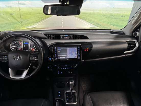 TOYOTA-HILUX-2.8 D-4D TURBO DIESEL CD SRX 4X4 AUTOMÁTICO TOYOTA-HILUX-2021
