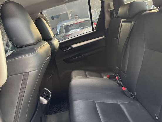 TOYOTA-HILUX-2.8 D-4D TURBO DIESEL CD SRX 4X4 AUTOMÁTICO TOYOTA-HILUX-2021