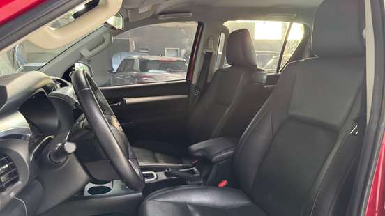 TOYOTA-HILUX-2021