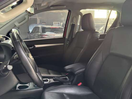 TOYOTA-HILUX-2.8 D-4D TURBO DIESEL CD SRX 4X4 AUTOMÁTICO TOYOTA-HILUX-2021