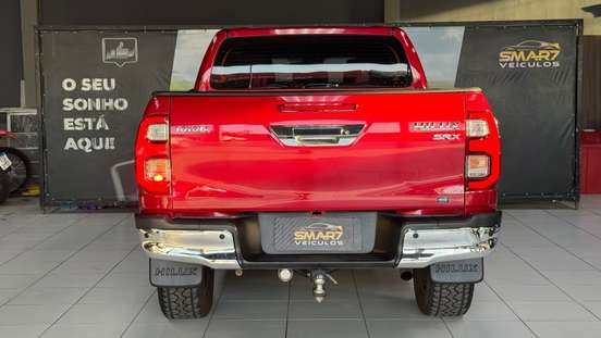 TOYOTA-HILUX-2021