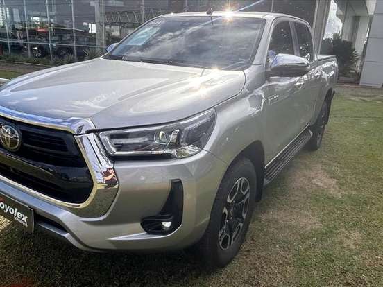 TOYOTA-HILUX-2.8 D-4D TURBO DIESEL CD SRX 4X4 AUTOMÁTICO TOYOTA-HILUX-2023