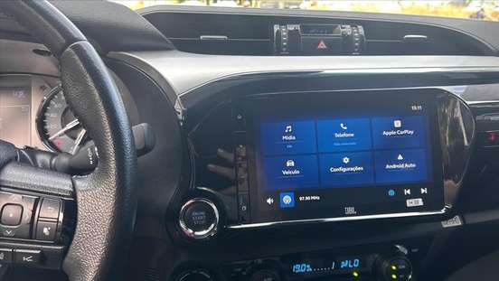 TOYOTA-HILUX-2023