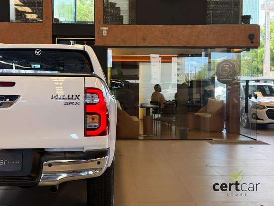 TOYOTA-HILUX-2.8 D-4D TURBO DIESEL CD SRX LIMITED 4X4 AUTOMÁTICO TOYOTA-HILUX-2023