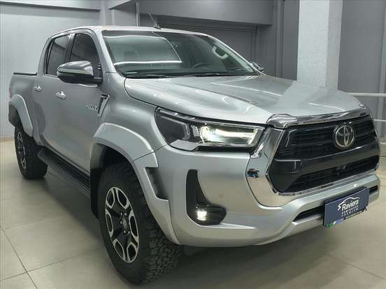 TOYOTA-HILUX-2.8 D-4D TURBO DIESEL CD SRX PLUS 4X4 AUTOMÁTICO TOYOTA-HILUX-2025