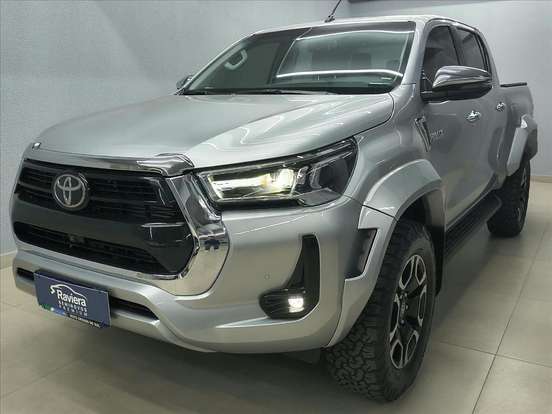 TOYOTA-HILUX-2.8 D-4D TURBO DIESEL CD SRX PLUS 4X4 AUTOMÁTICO TOYOTA-HILUX-2025