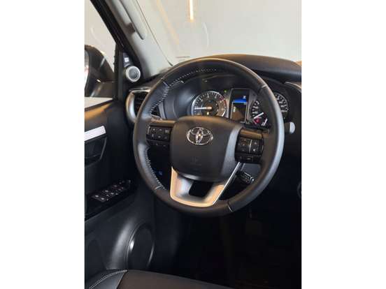 TOYOTA-HILUX-2.8 D-4D TURBO DIESEL CD SRX PLUS 4X4 AUTOMÁTICO TOYOTA-HILUX-2026