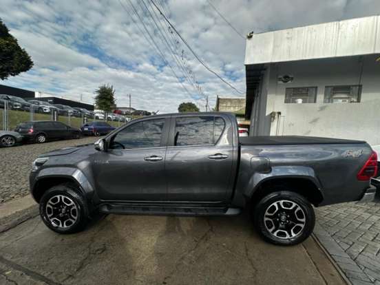 TOYOTA-HILUX-2024