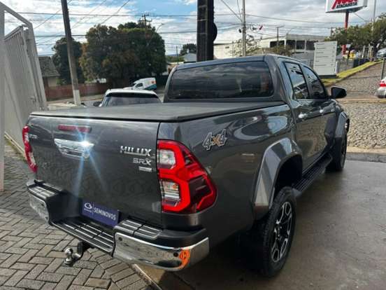 TOYOTA-HILUX-2.8 D-4D TURBO DIESEL CD SRX PLUS 4X4 AUTOMÁTICO TOYOTA-HILUX-2024