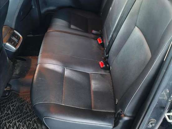 TOYOTA-HILUX-2.8 D-4D TURBO DIESEL CD SRX PLUS 4X4 AUTOMÁTICO TOYOTA-HILUX-2023