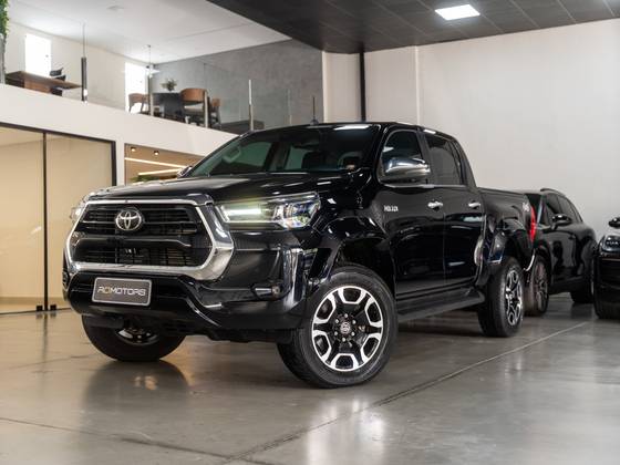 TOYOTA HILUX 2.8 D-4D TURBO DIESEL CD SRX PLUS 4X4 AUTOMÁTICO