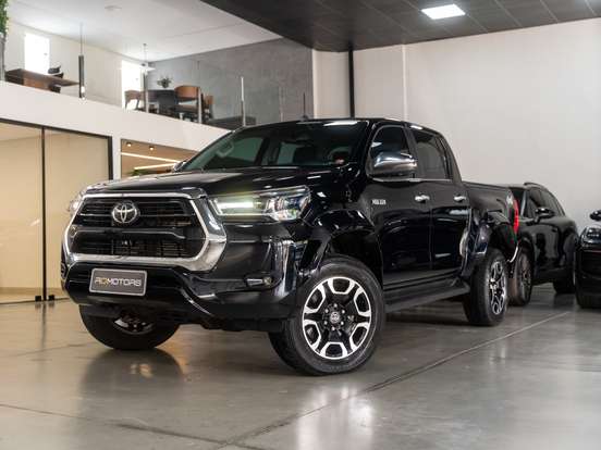 TOYOTA-HILUX-2023
