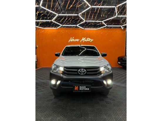 TOYOTA-HILUX-2.8 D-4D TURBO DIESEL CS 4X4 AUTOMÁTICO TOYOTA-HILUX-2025