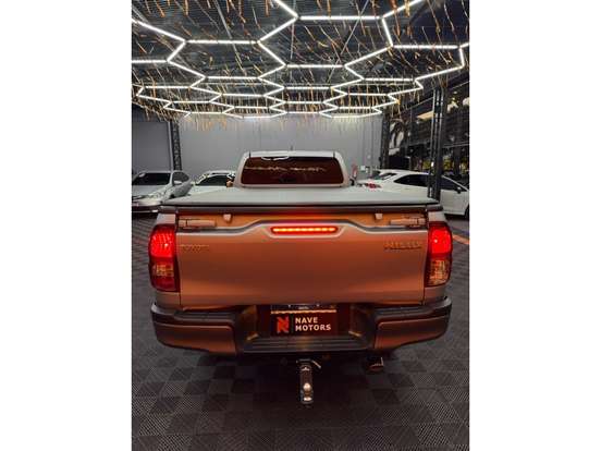 TOYOTA-HILUX-2.8 D-4D TURBO DIESEL CS 4X4 AUTOMÁTICO TOYOTA-HILUX-2025