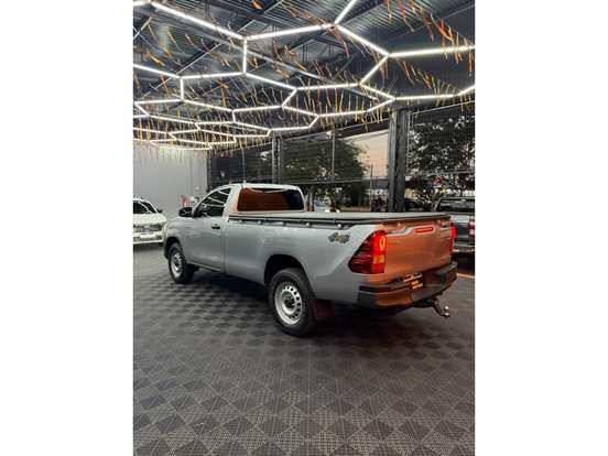 TOYOTA-HILUX-2.8 D-4D TURBO DIESEL CS 4X4 AUTOMÁTICO TOYOTA-HILUX-2025