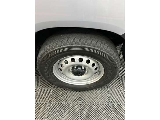 TOYOTA-HILUX-2025