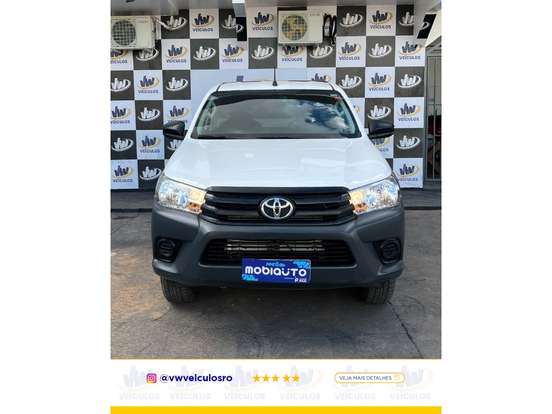 TOYOTA-HILUX-2023