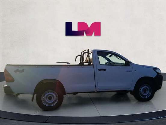 TOYOTA-HILUX-2021
