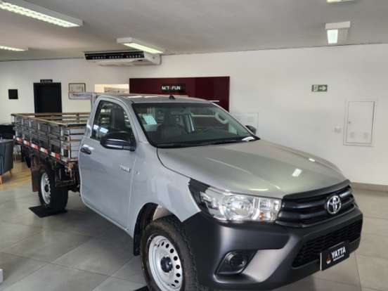 TOYOTA-HILUX-2.8 D-4D TURBO DIESEL CS 4X4 MANUAL TOYOTA-HILUX-2024