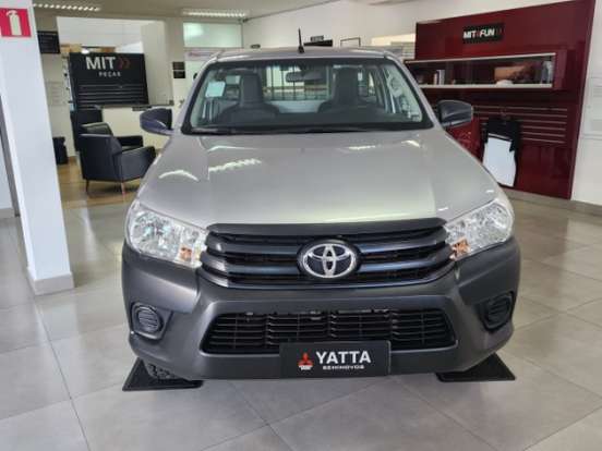 TOYOTA-HILUX-2.8 D-4D TURBO DIESEL CS 4X4 MANUAL TOYOTA-HILUX-2024