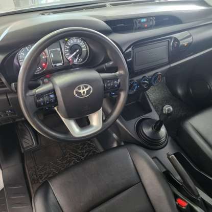TOYOTA-HILUX-2024