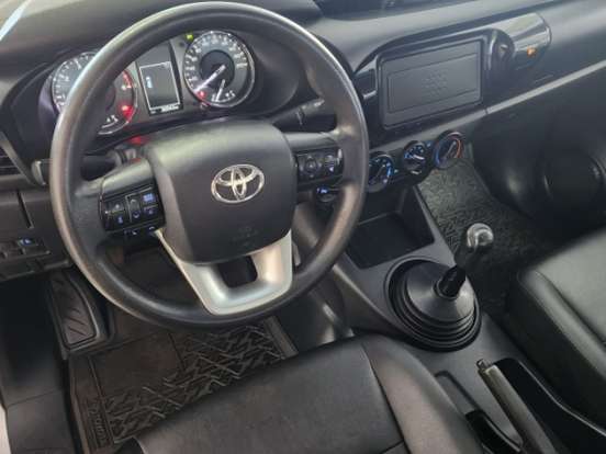 TOYOTA-HILUX-2.8 D-4D TURBO DIESEL CS 4X4 MANUAL TOYOTA-HILUX-2024