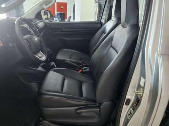 TOYOTA-HILUX-2.8 D-4D TURBO DIESEL CS 4X4 MANUAL TOYOTA-HILUX-2024