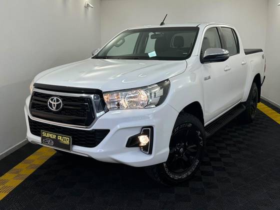 TOYOTA HILUX 2.8 SR 4X4 CD 16V DIESEL 4P AUTOMÁTICO