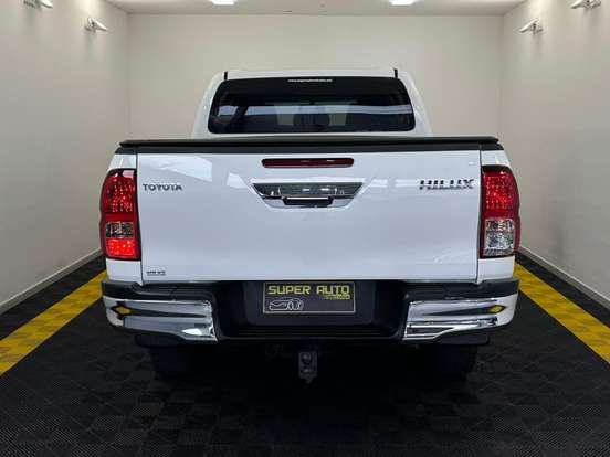 TOYOTA-HILUX-2019