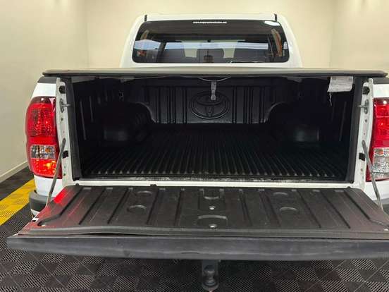 TOYOTA-HILUX-2019