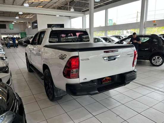 TOYOTA-HILUX-2.8 SRV 4X4 CD 16V DIESEL 4P AUTOMÁTICO TOYOTA-HILUX-2019