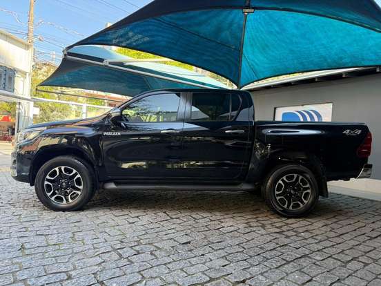 TOYOTA-HILUX-2019