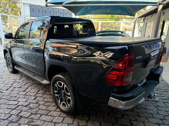TOYOTA-HILUX-2019