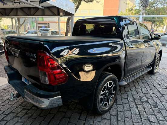 TOYOTA-HILUX-2019