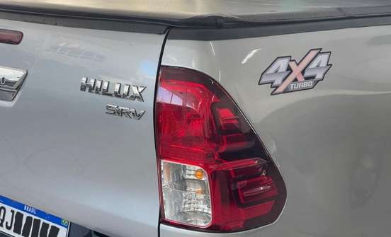 TOYOTA-HILUX-2018