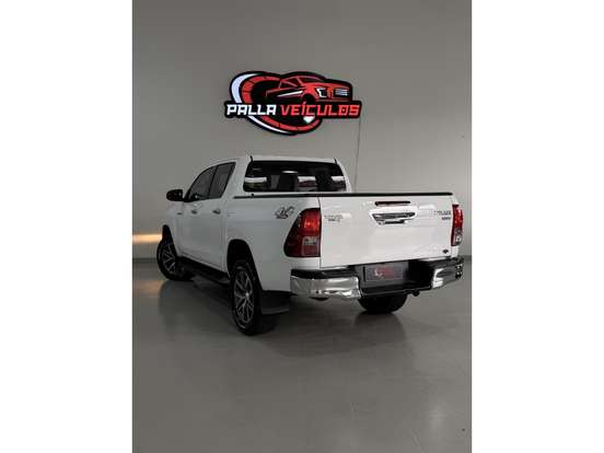 TOYOTA-HILUX-2019