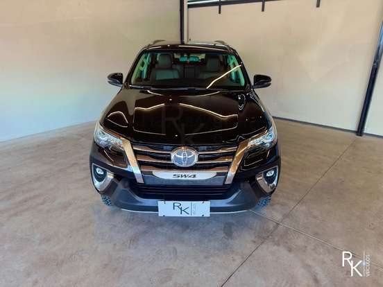 TOYOTA-HILUX-2.8 SRX 4X4 CD 16V DIESEL 4P AUTOMÁTICO TOYOTA-HILUX-2017