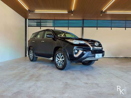 TOYOTA-HILUX-2017