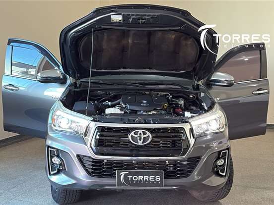 TOYOTA-HILUX-2.8 SRX 4X4 CD 16V DIESEL 4P AUTOMÁTICO TOYOTA-HILUX-2018