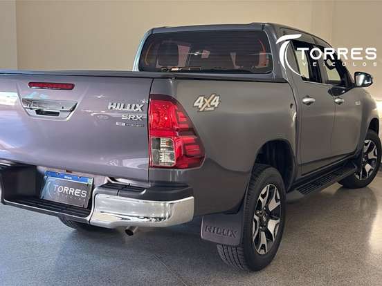 TOYOTA-HILUX-2.8 SRX 4X4 CD 16V DIESEL 4P AUTOMÁTICO TOYOTA-HILUX-2018