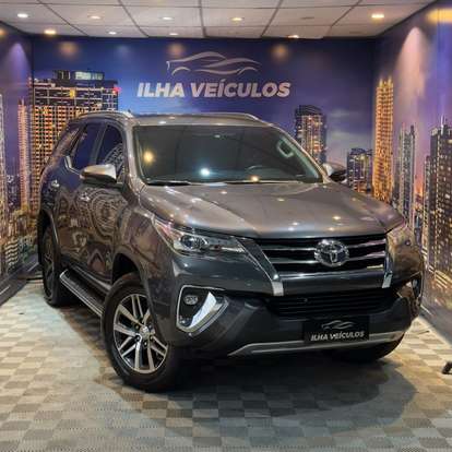 TOYOTA-HILUX-2018