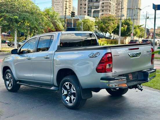 TOYOTA-HILUX-2020
