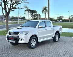 TOYOTA HILUX 3.0 SRV 4X4 CD 16V TURBO INTERCOOLER DIESEL 4P AUTOMÁTICO TOYOTA HILUX 3.0 SRV 4X4 CD 16V TURBO INTERCOOLER DIESEL 4P AUTOMÁTICO