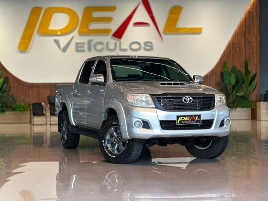 TOYOTA-HILUX-2012